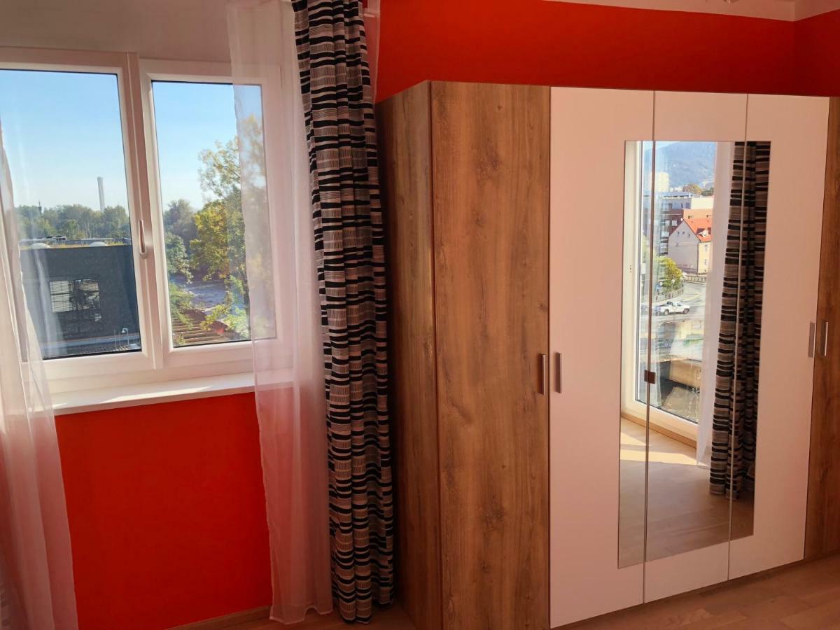 Kmheim, Cozy 103M2 Apartment, With 3 Bedroom And Covered Free Parking Place, Close To City Center Graz Exteriör bild