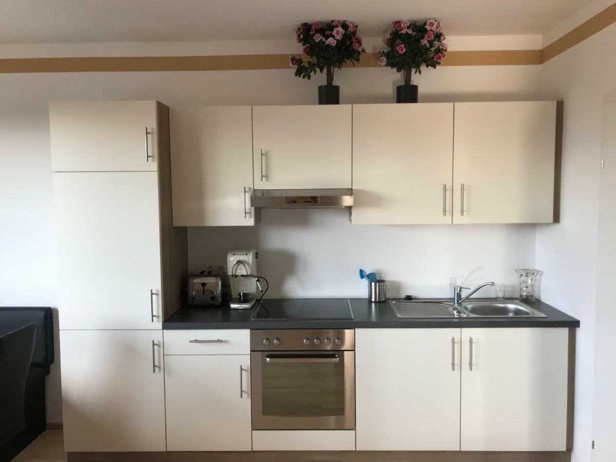 Kmheim, Cozy 103M2 Apartment, With 3 Bedroom And Covered Free Parking Place, Close To City Center Graz Exteriör bild