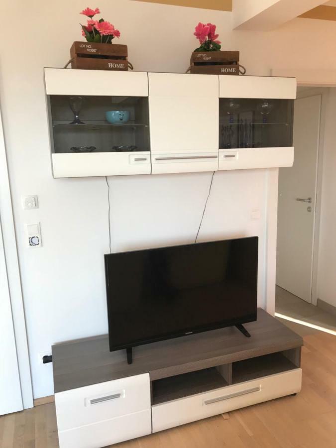 Kmheim, Cozy 103M2 Apartment, With 3 Bedroom And Covered Free Parking Place, Close To City Center Graz Exteriör bild
