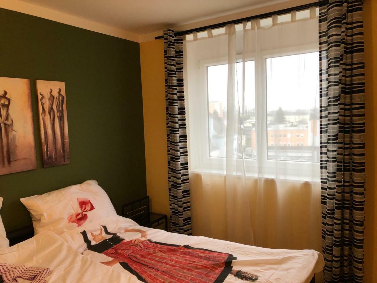 Kmheim, Cozy 103M2 Apartment, With 3 Bedroom And Covered Free Parking Place, Close To City Center Graz Exteriör bild